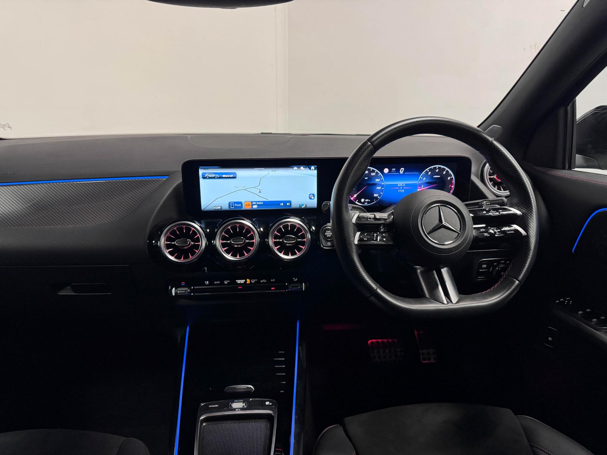Mercedes-Benz Gla view 31