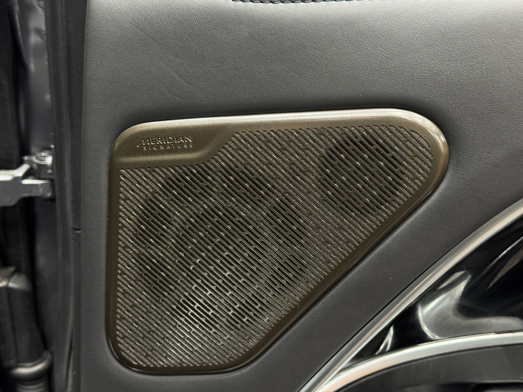 Land Rover Range Rover view 70