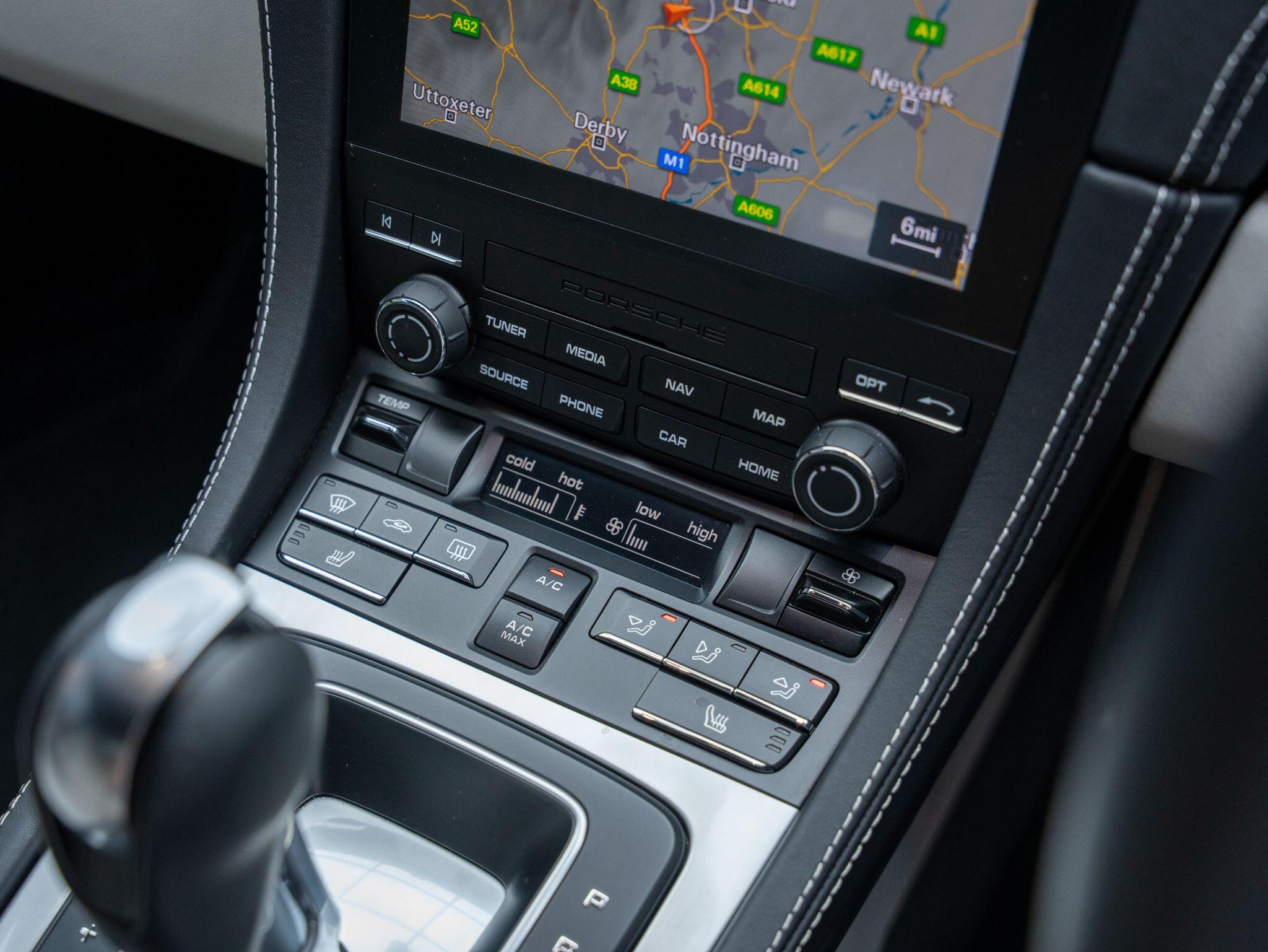 Porsche Cayman view 16