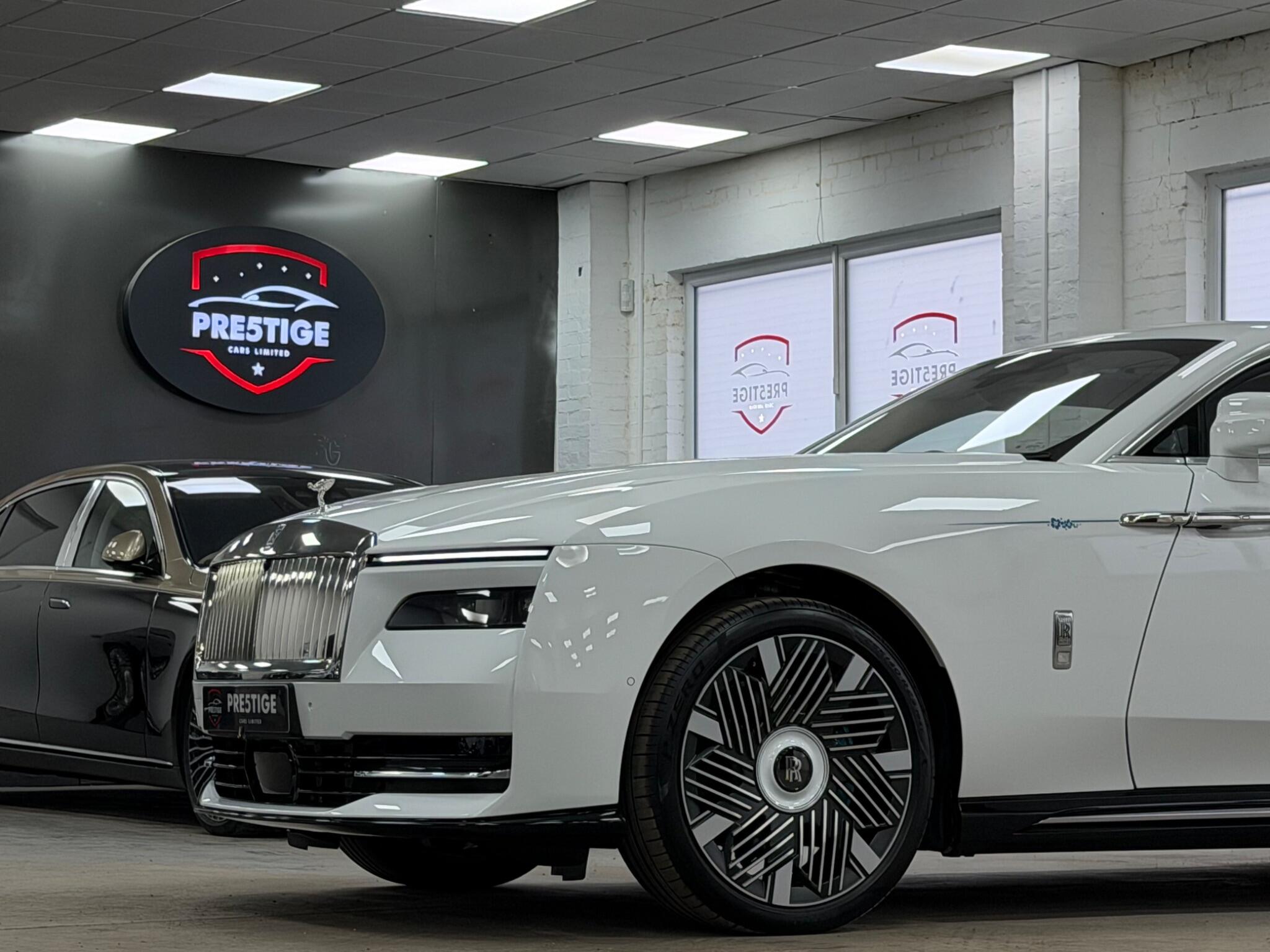 Rolls-Royce Spectre view 14