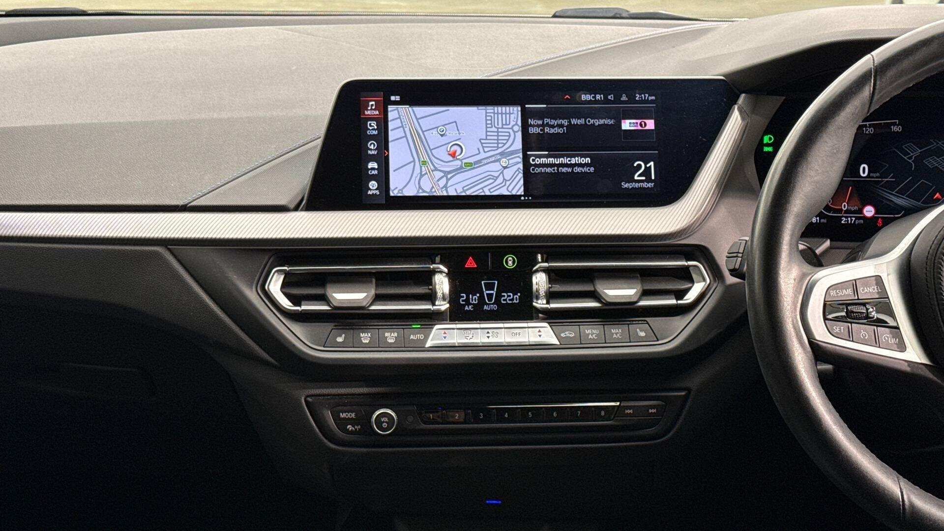 BMW 1 Series view 8