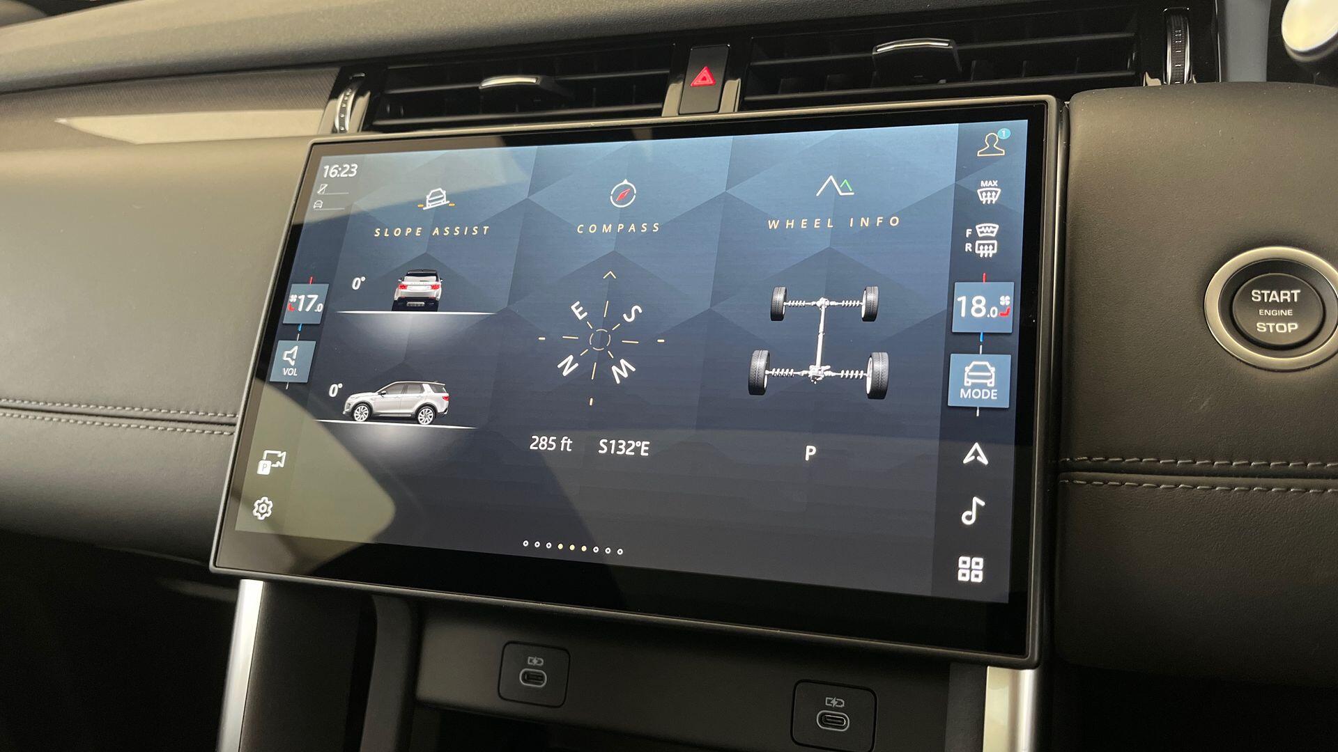 Land Rover Discovery Sport view 40