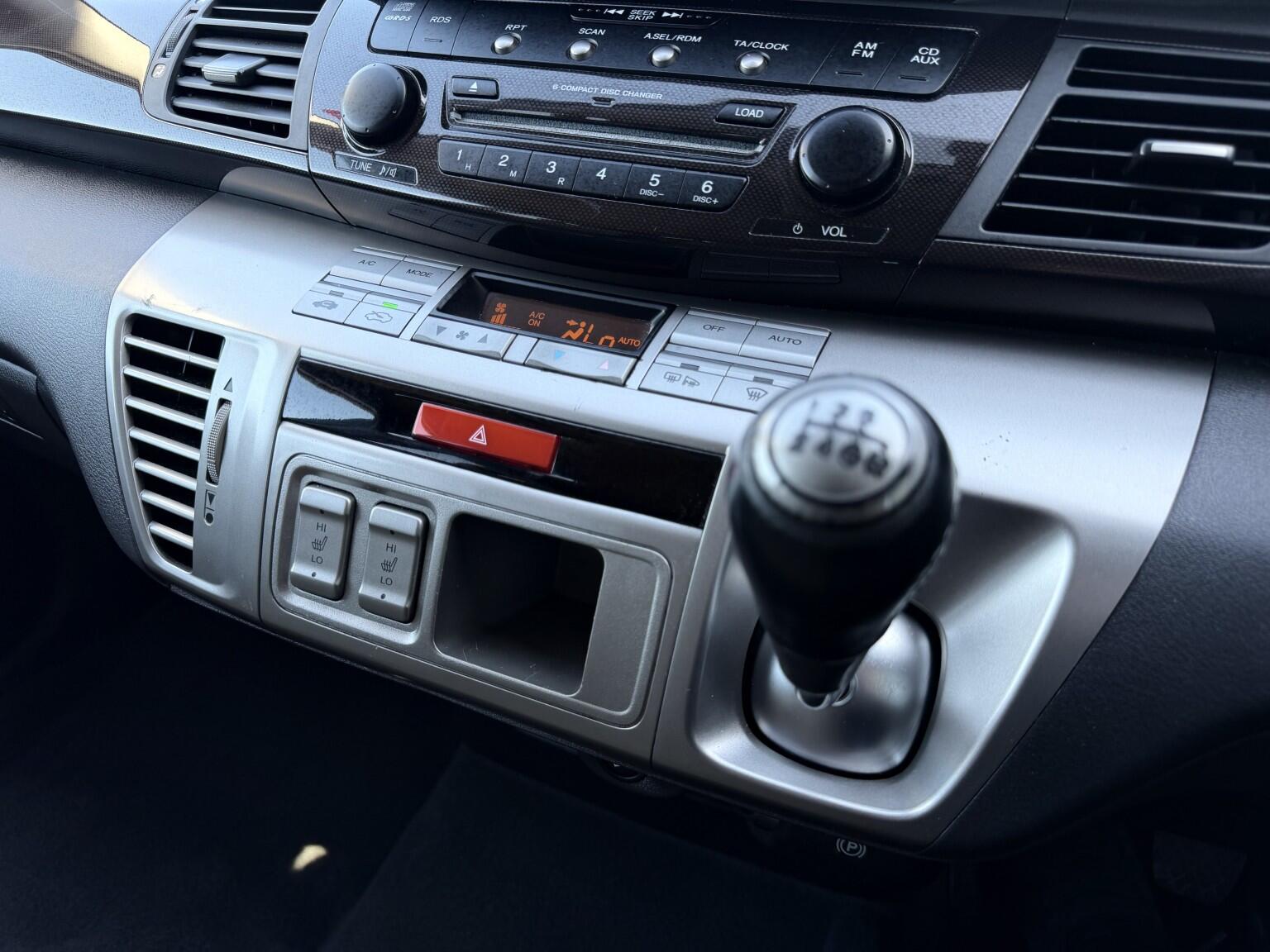 Honda FR-V view 18