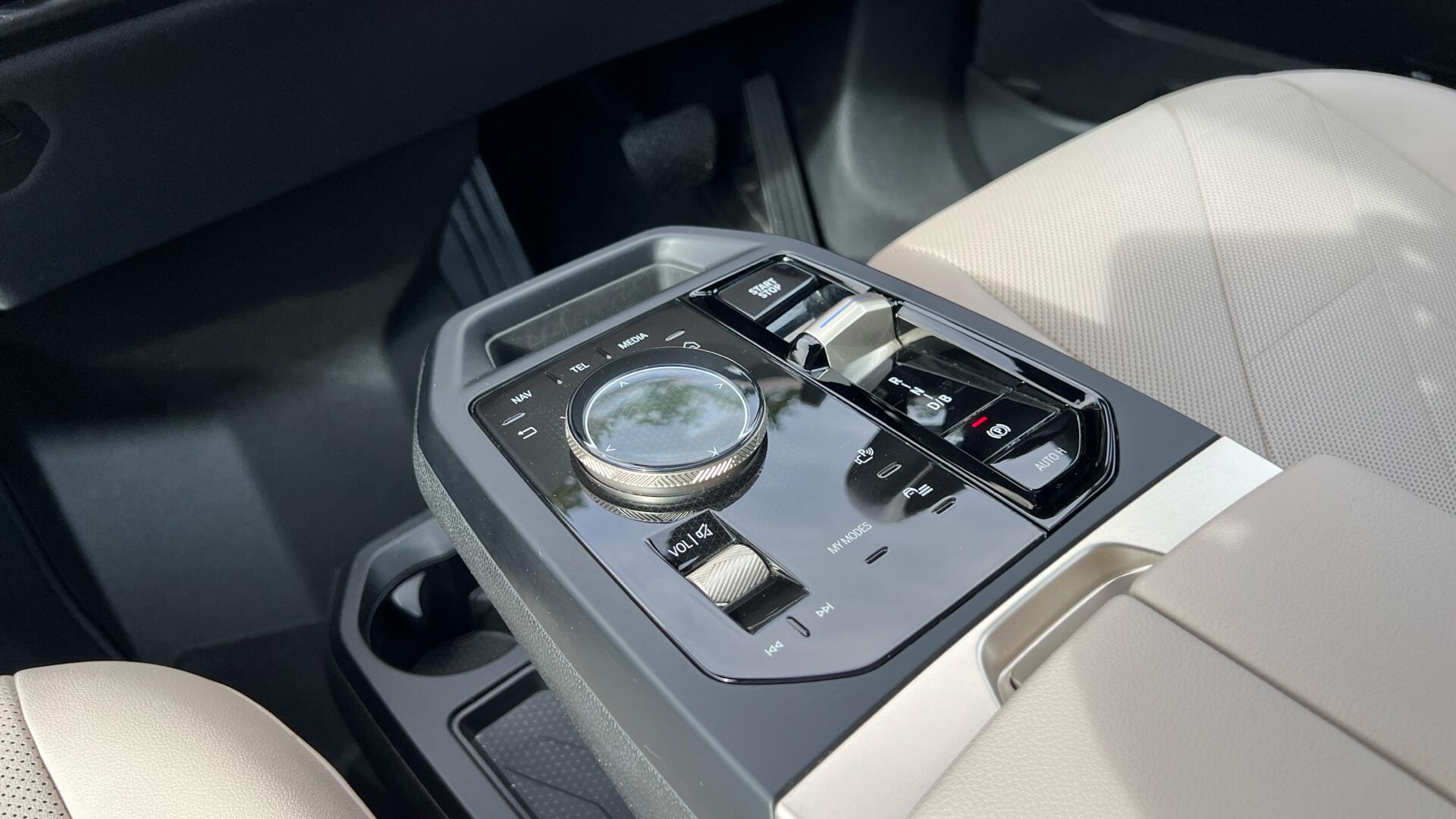 BMW Ix view 30