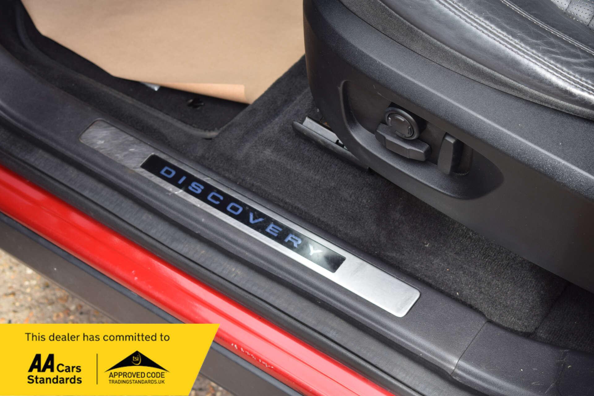 Land Rover Discovery Sport view 26
