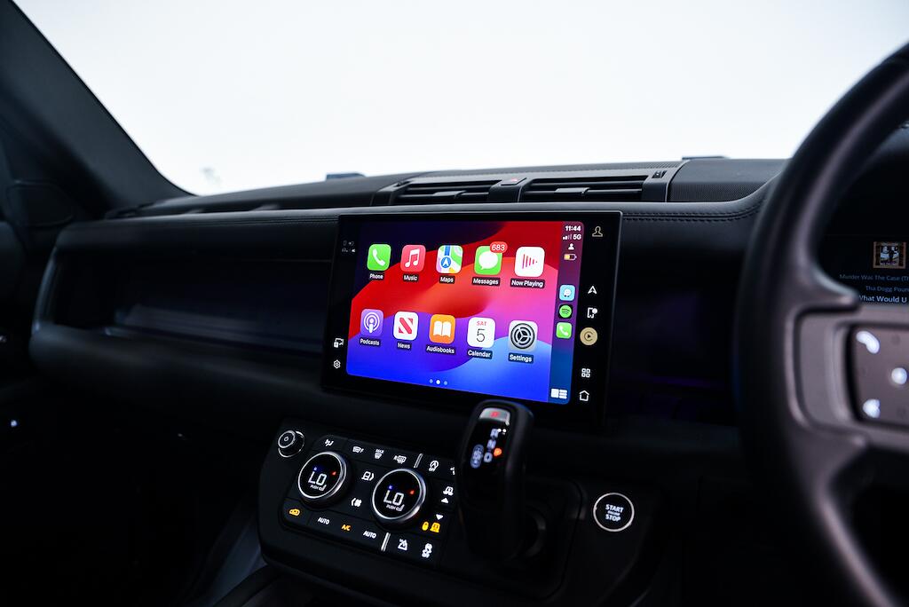 Land Rover Defender view 20
