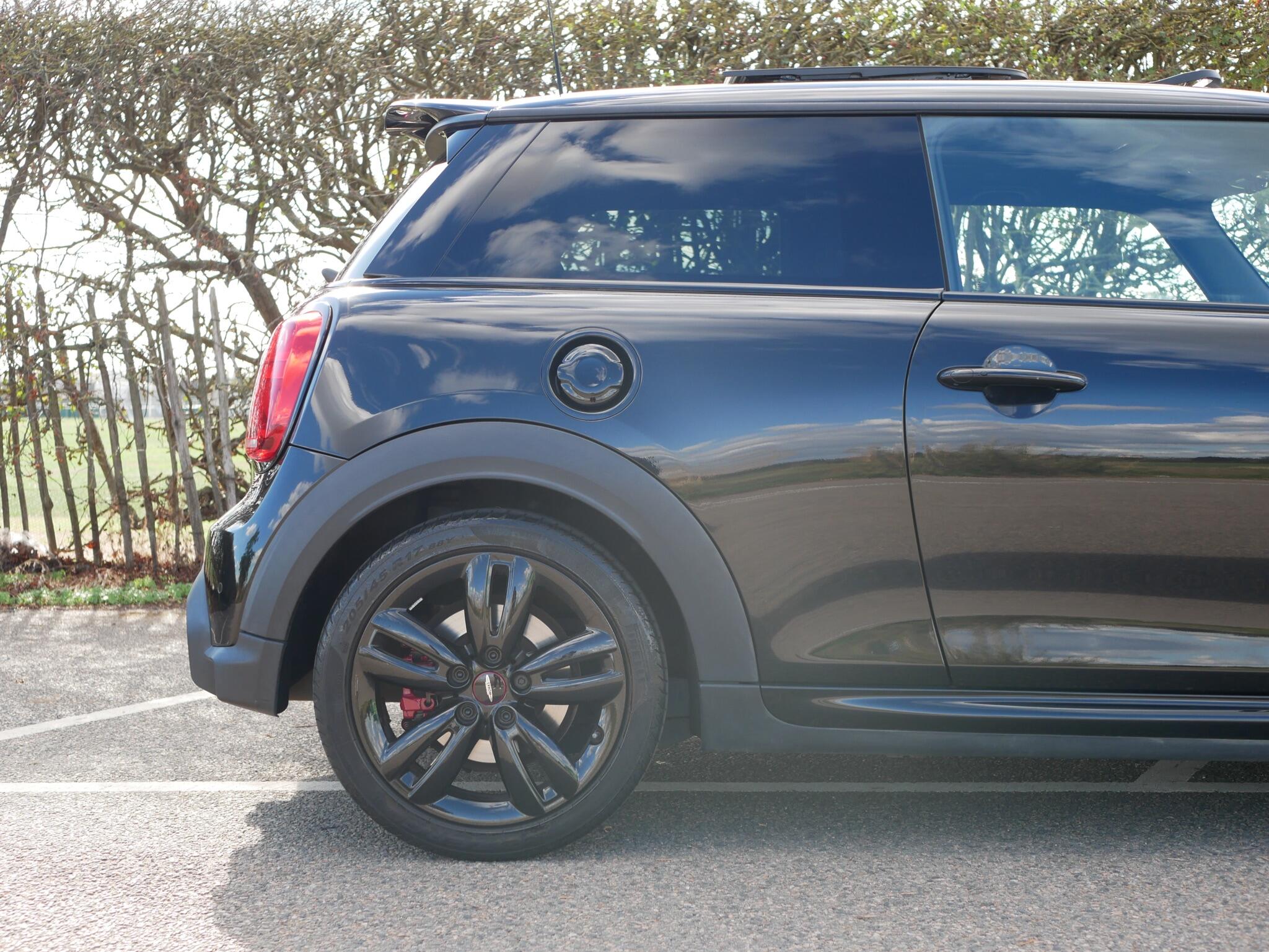 Mini Hatch view 8