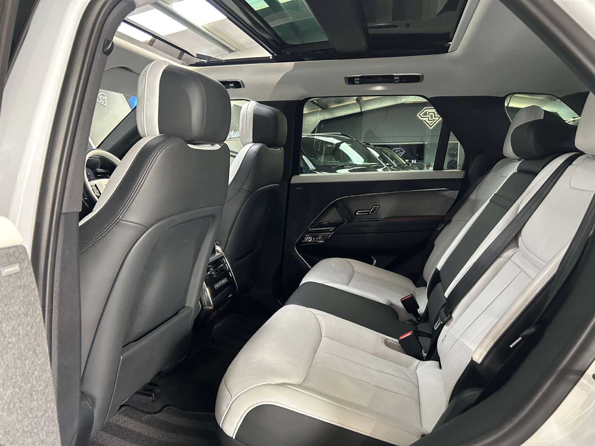 Land Rover Range Rover Sport view 25