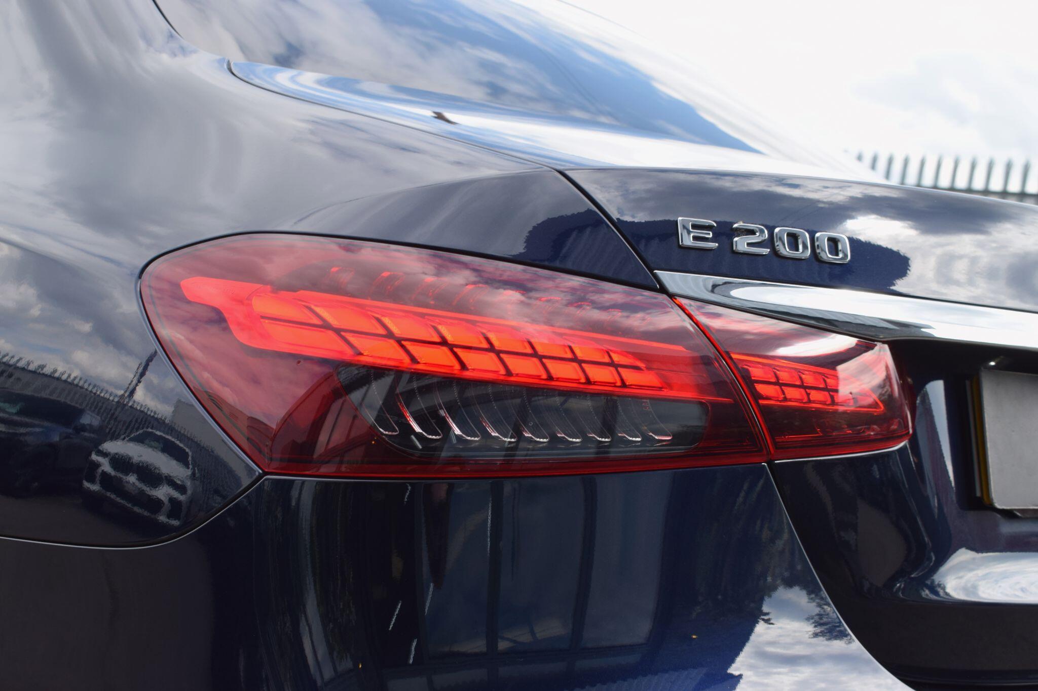 Mercedes-Benz E-Class view 37