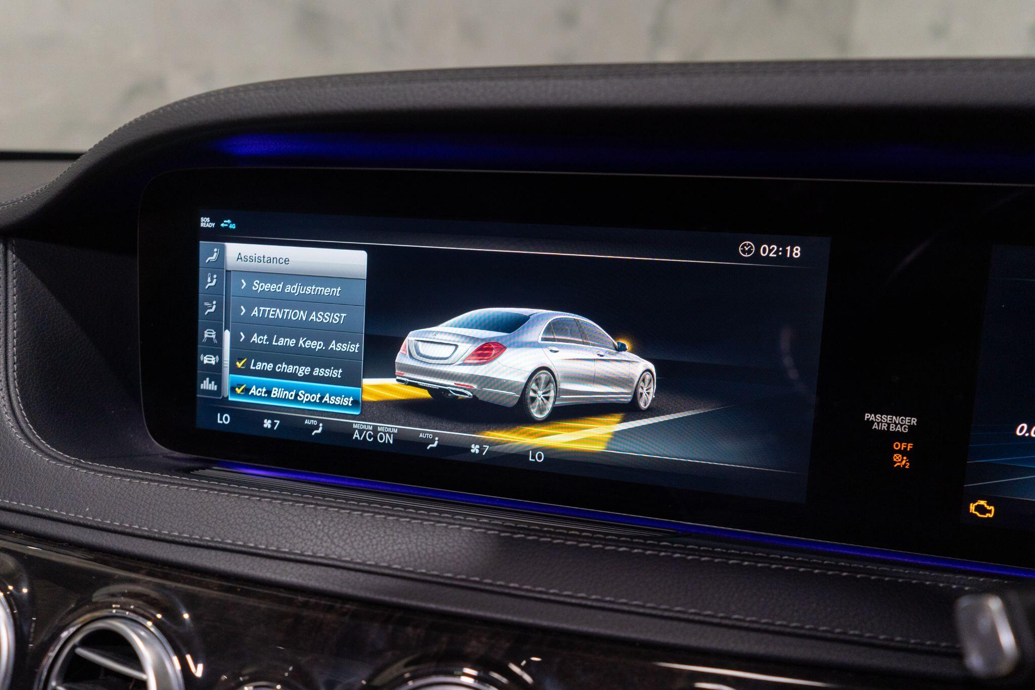 Mercedes-Benz S-Class view 32