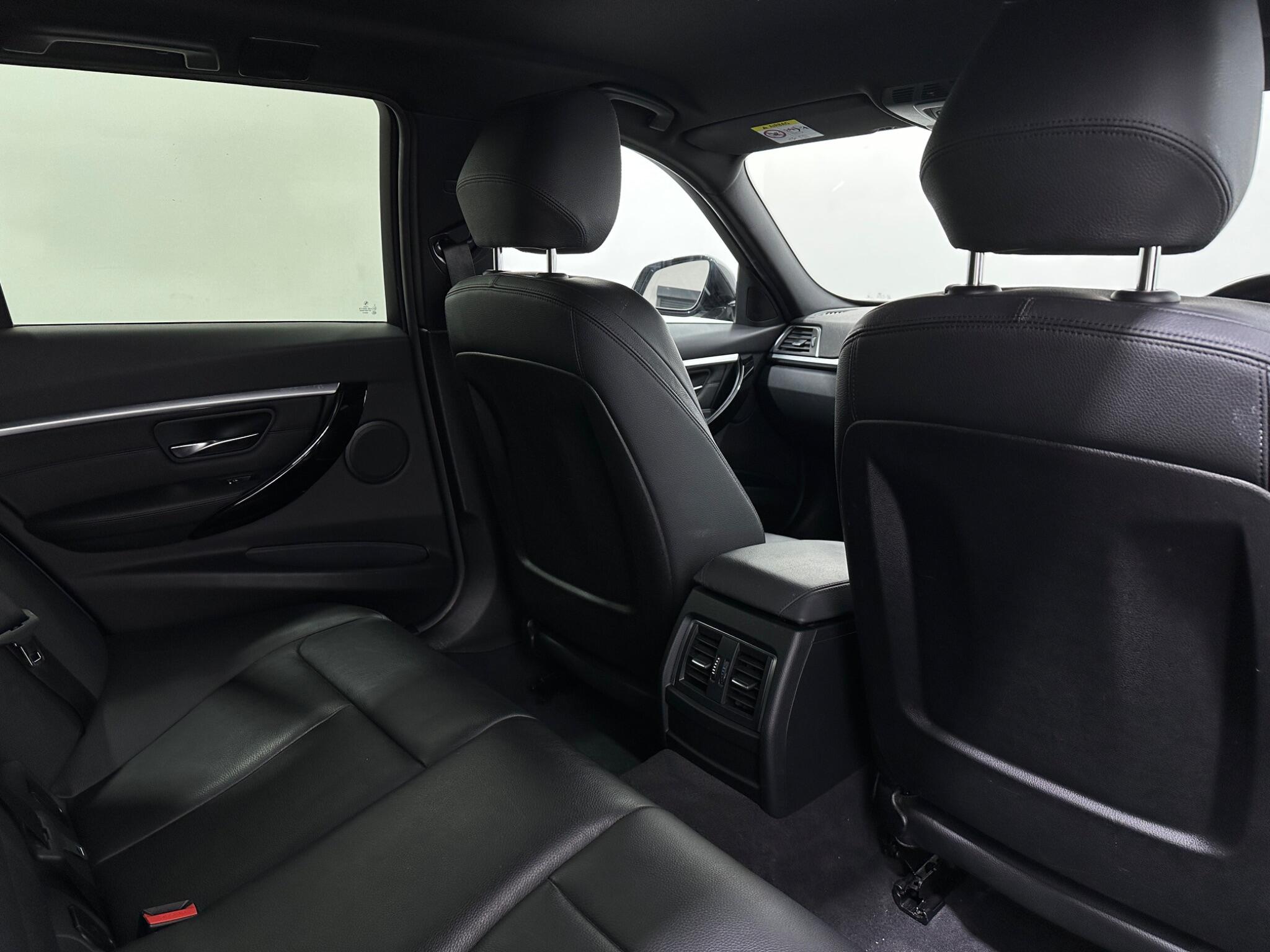 BMW 3 Series view 42