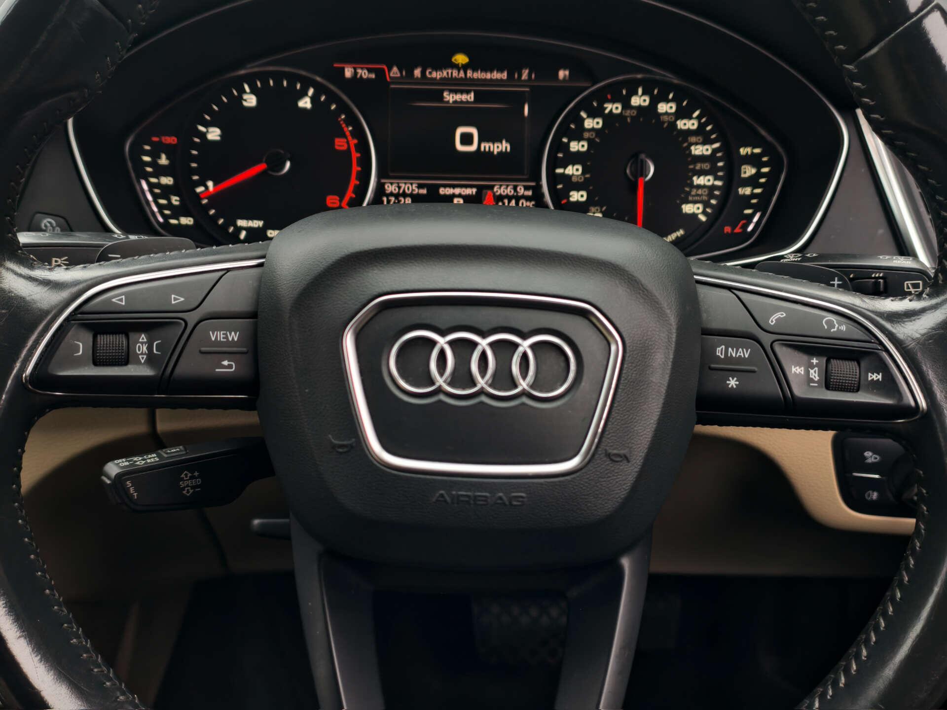 Audi Q5 view 24