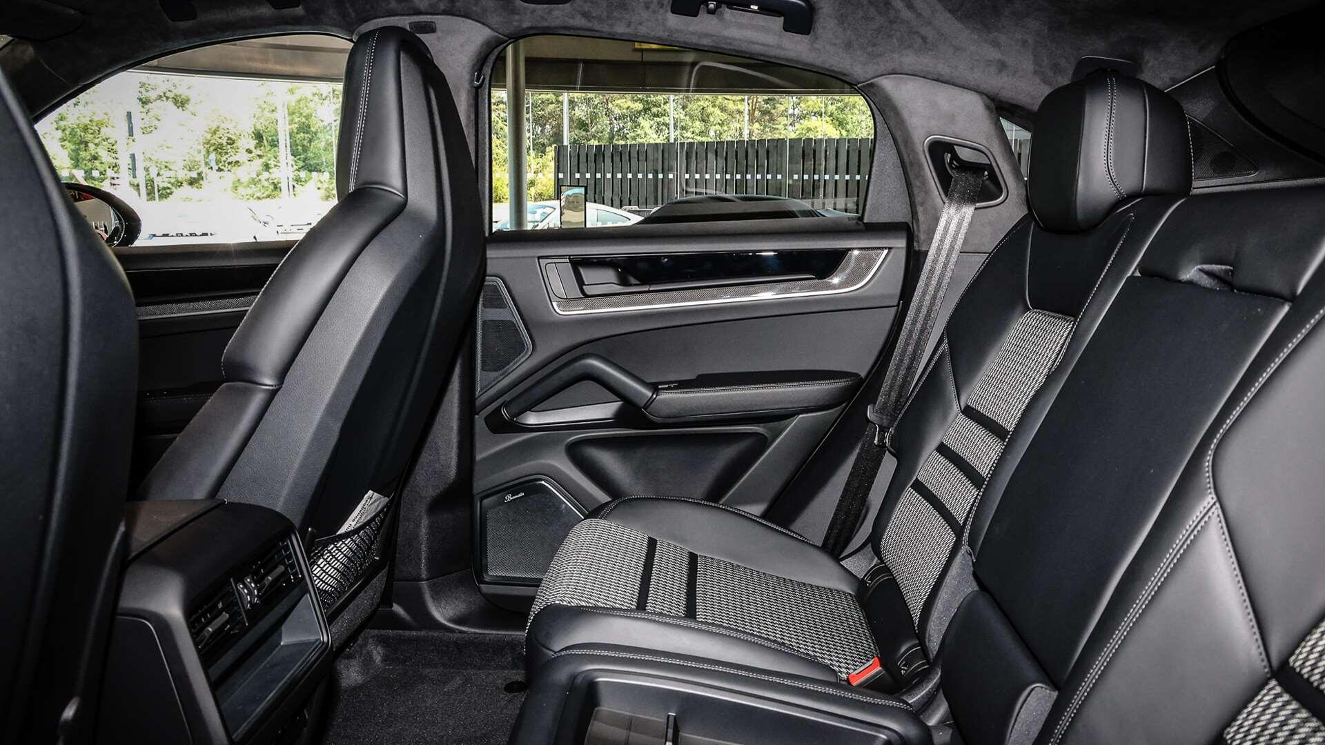 Porsche Cayenne view 12