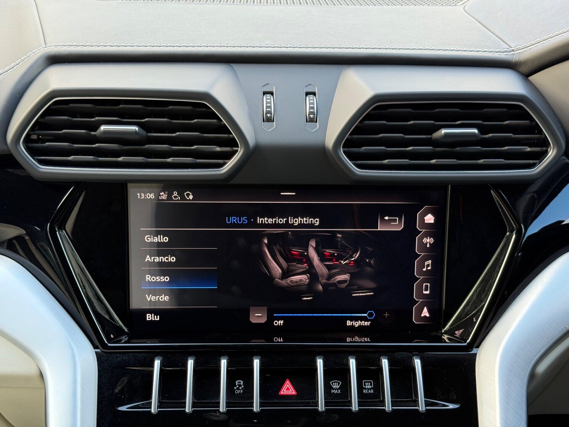 Lamborghini Urus view 58
