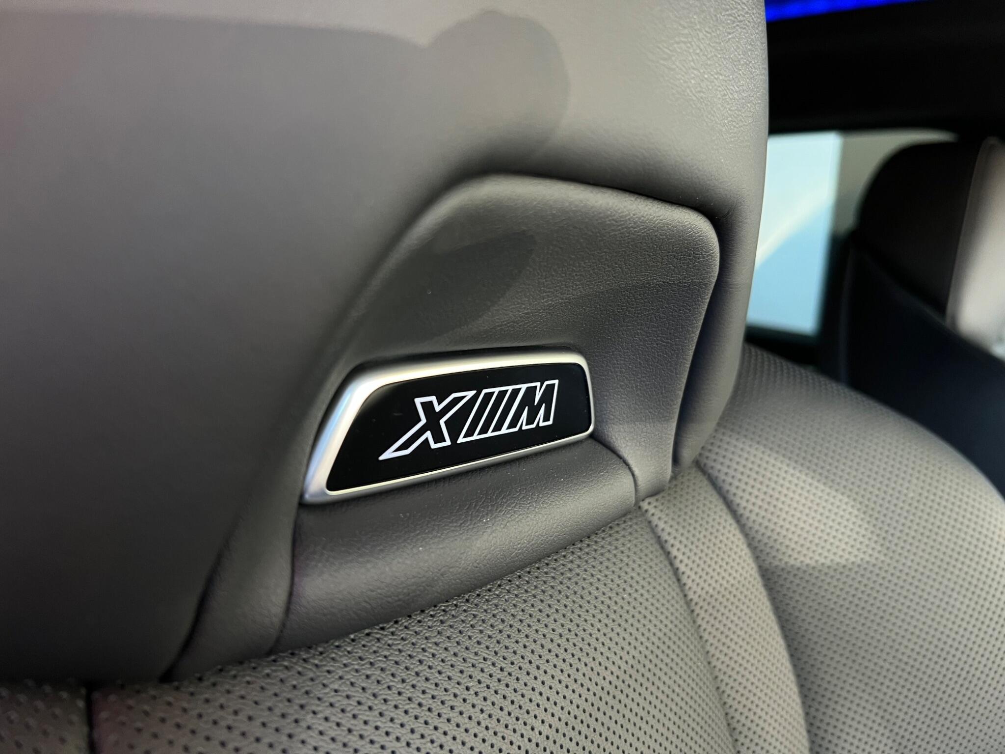 BMW XM view 14