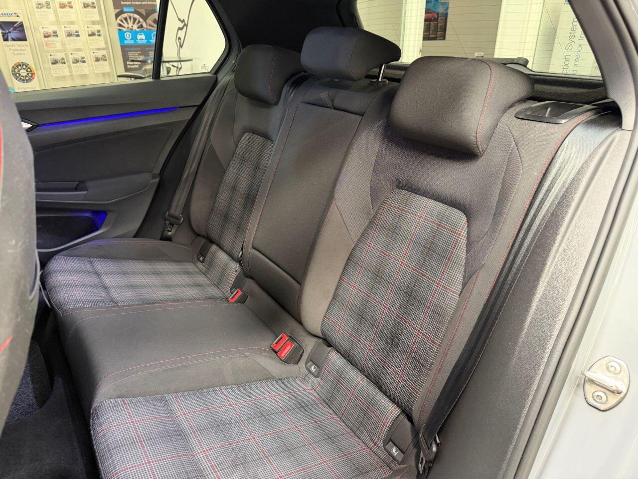 Volkswagen Golf view 21