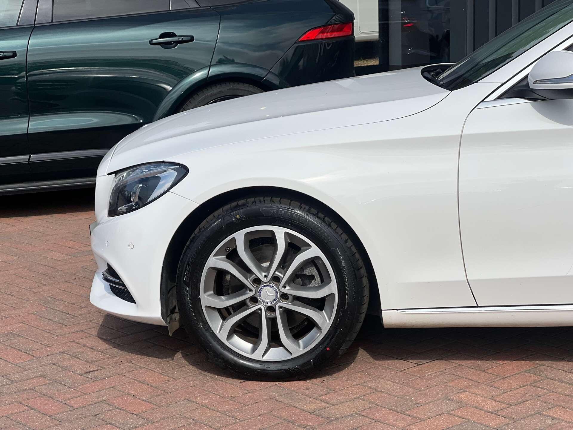 Mercedes-Benz C-Class view 13