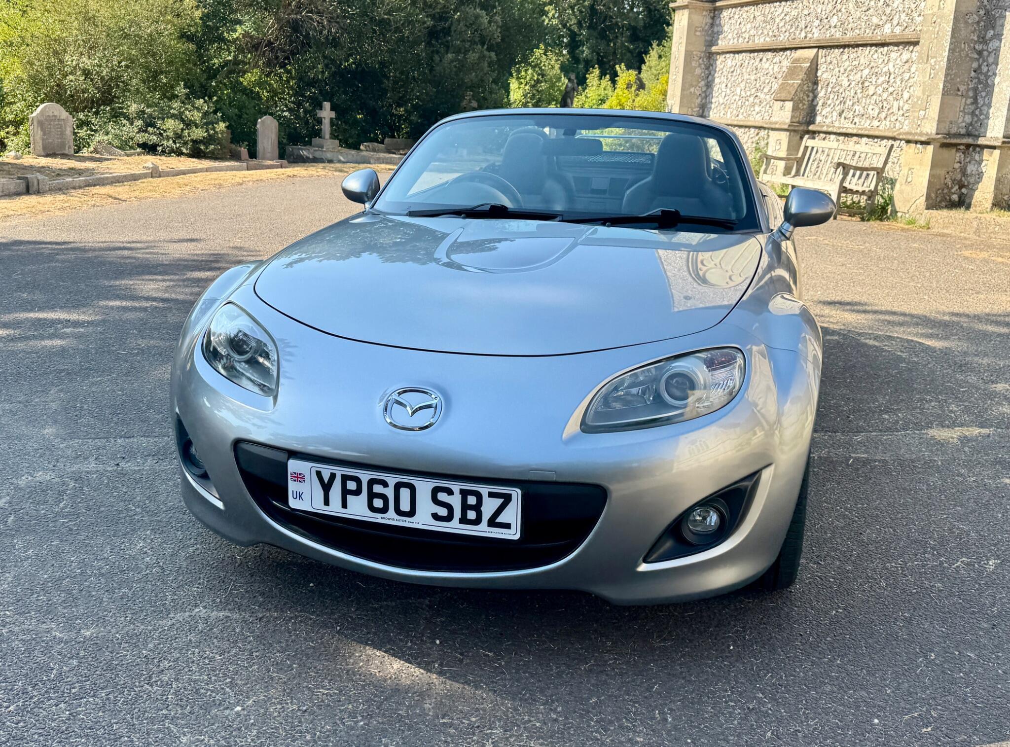 Mazda MX-5 view 3