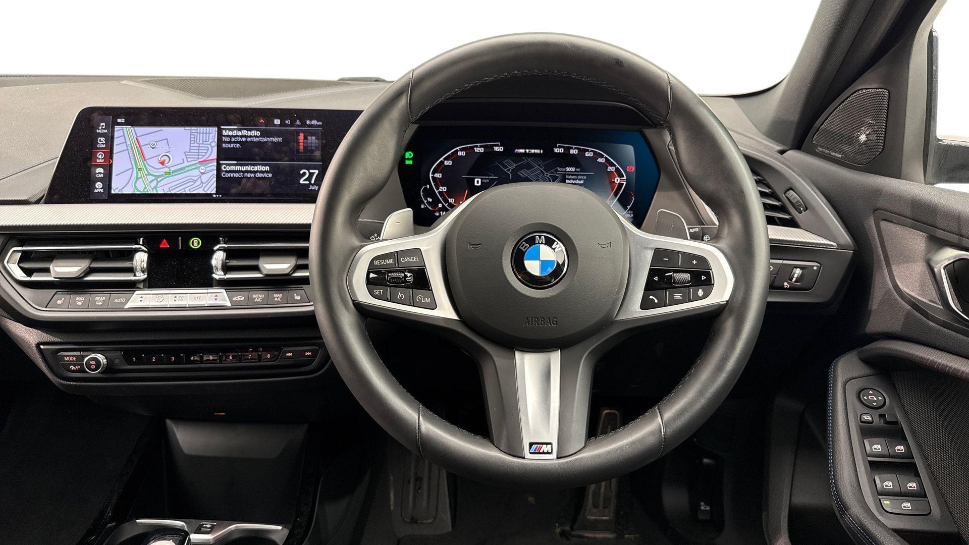 BMW 1 Series view 5