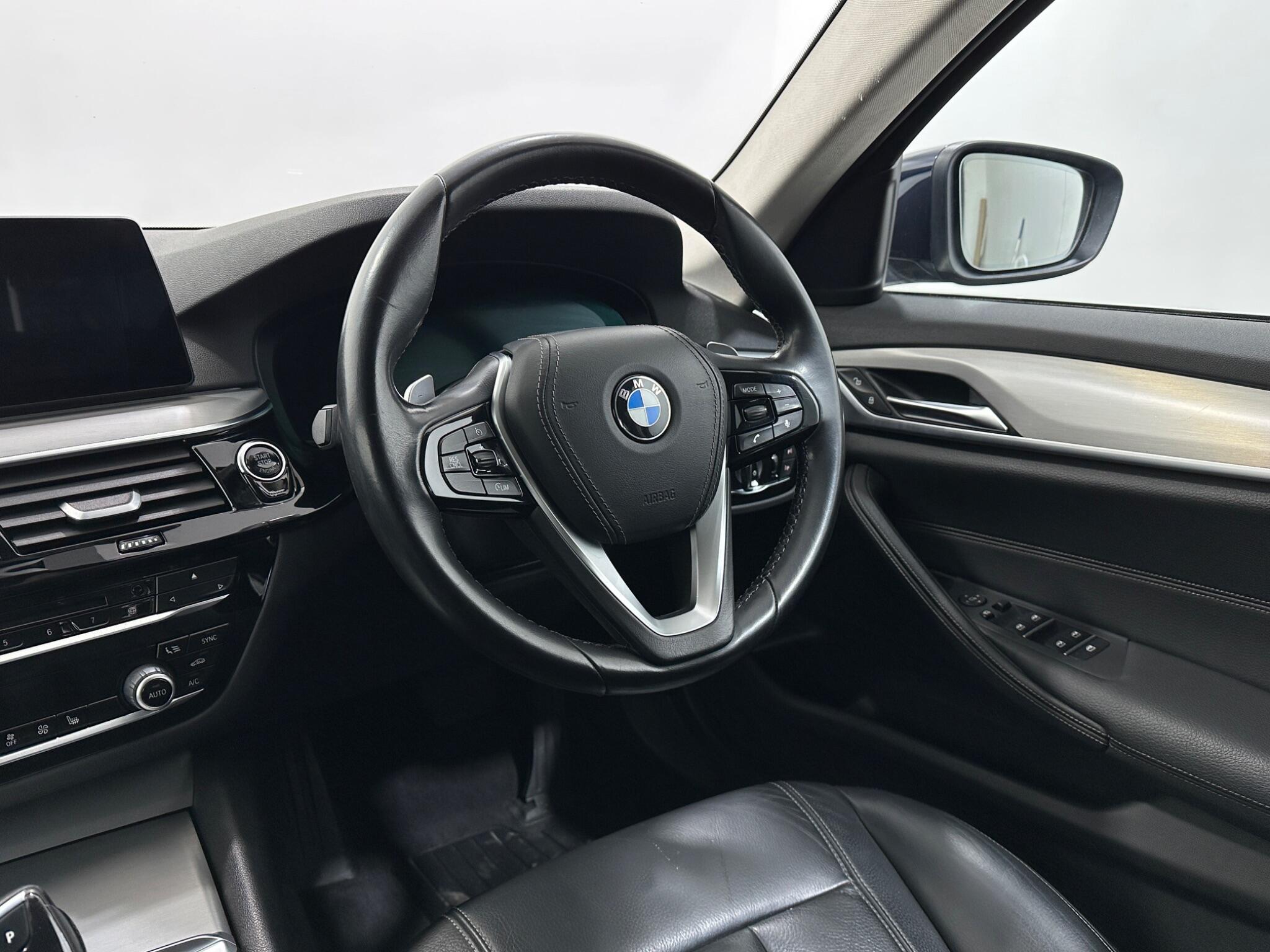 BMW 5 Series view 12