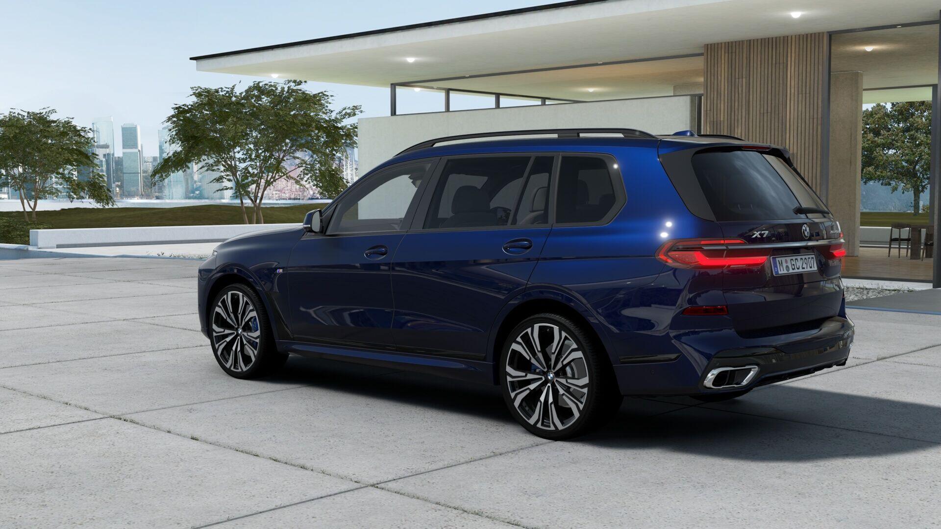 BMW X7 view 3
