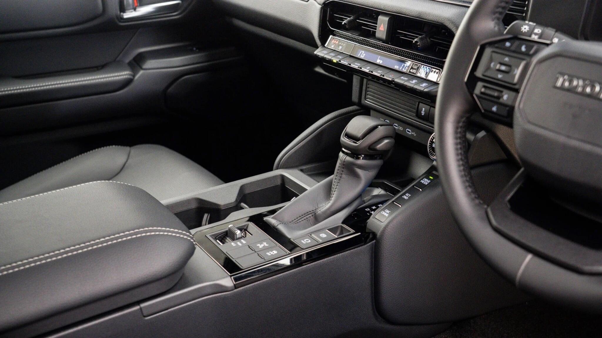 Toyota Land Cruiser view 8