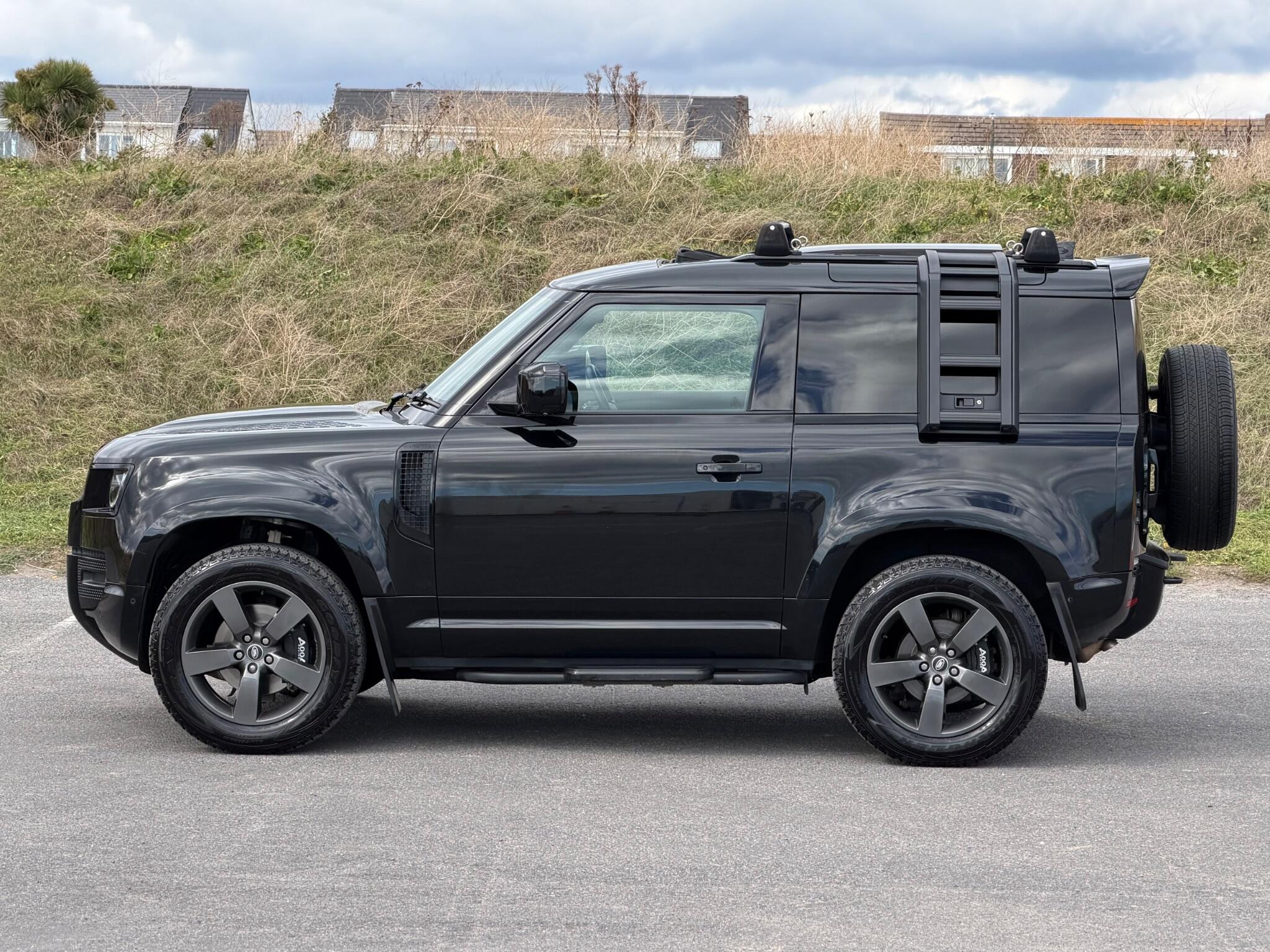 Land Rover Defender view 42