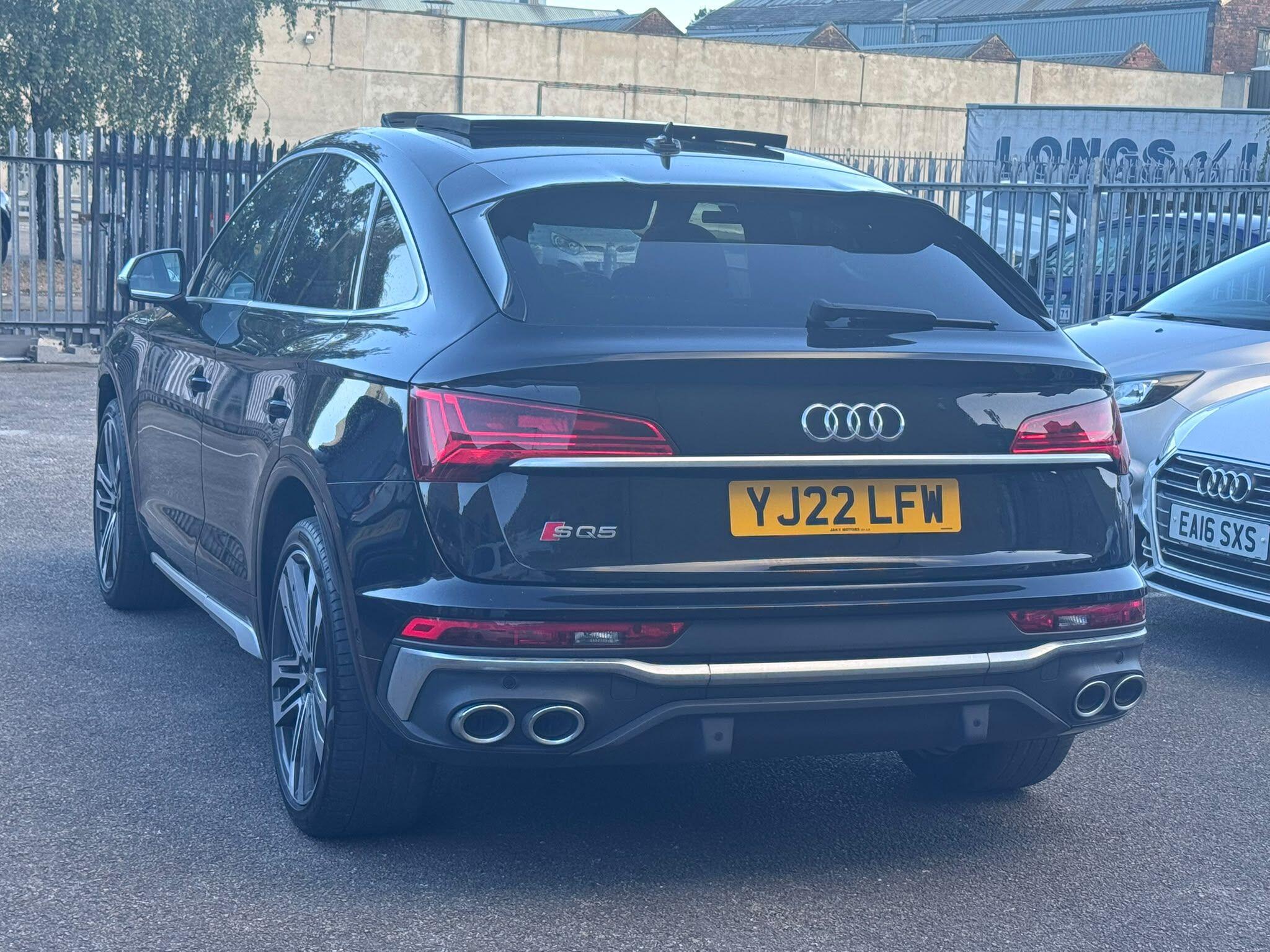 Audi SQ5 view 5
