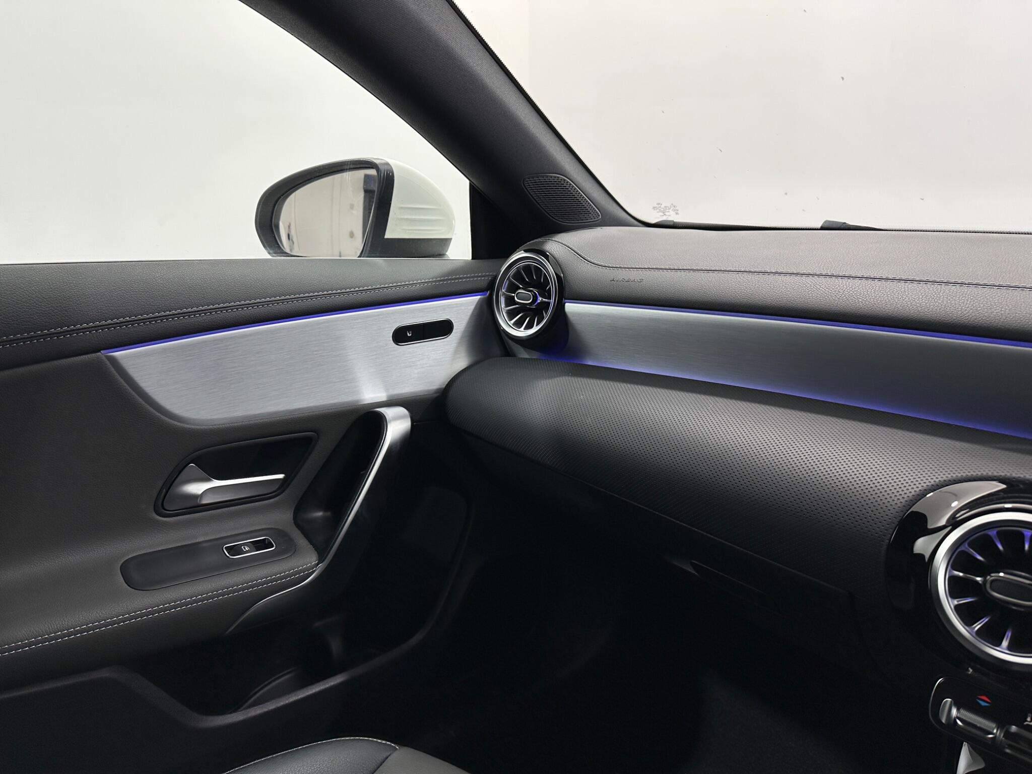 Mercedes-Benz Cla view 29
