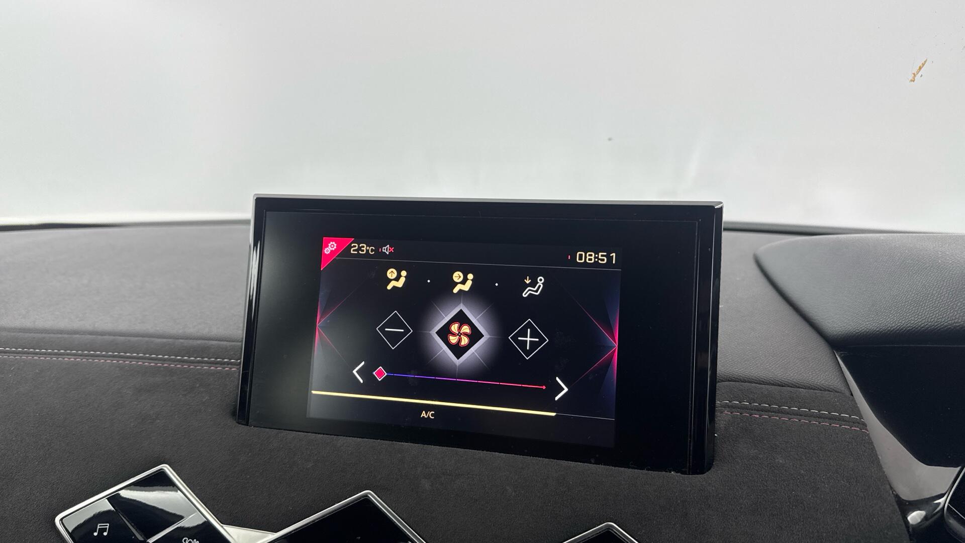DS Automobiles DS 3 Crossback view 27