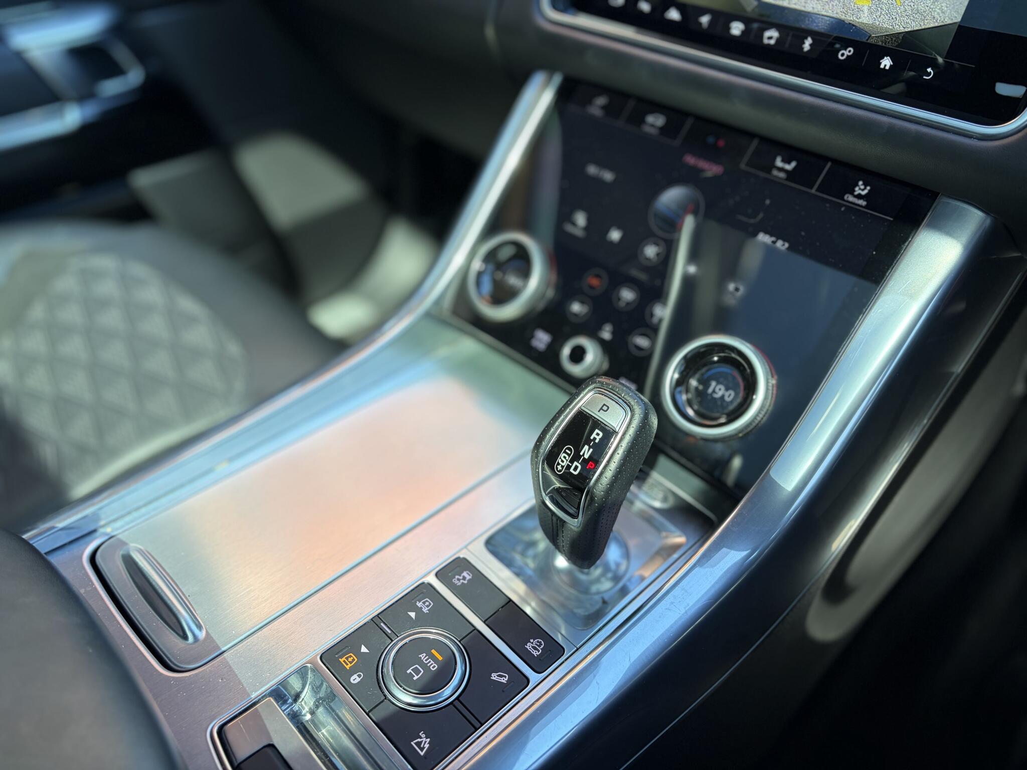 Land Rover Range Rover Sport view 22