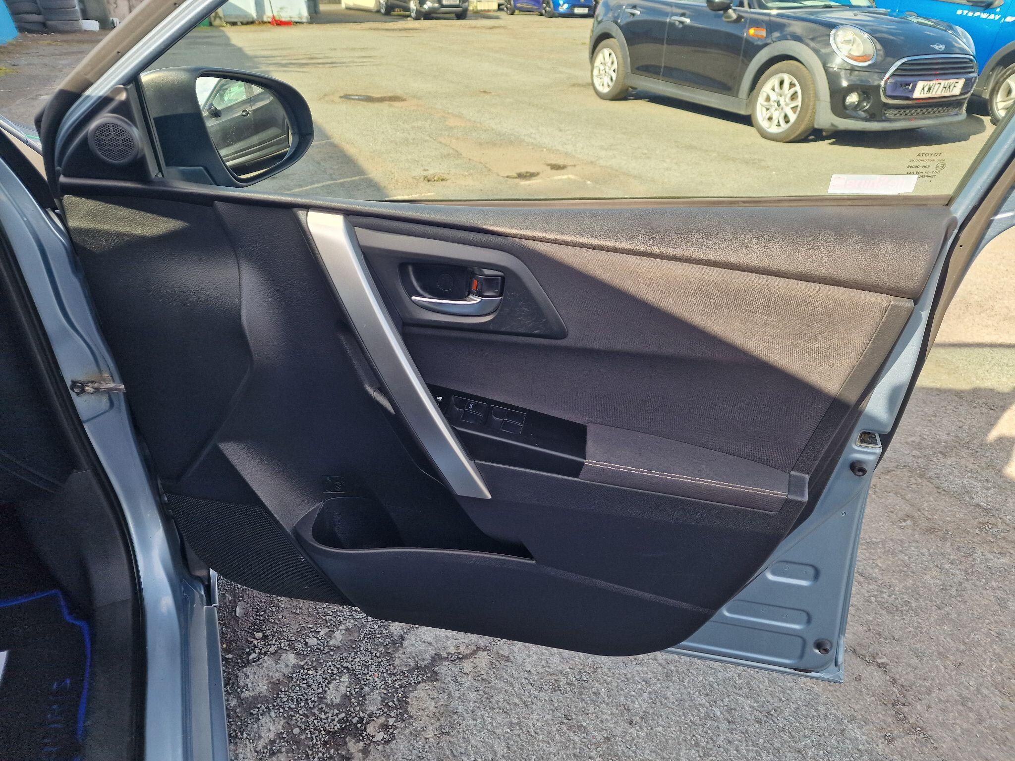Toyota Auris view 41