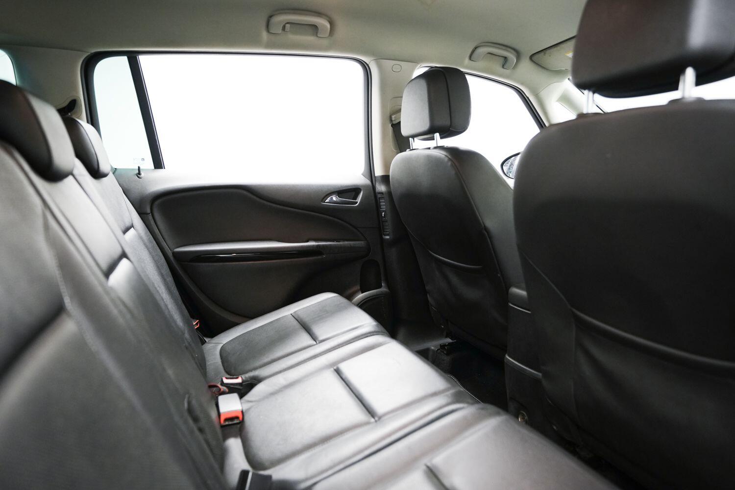 Vauxhall Zafira Tourer view 15
