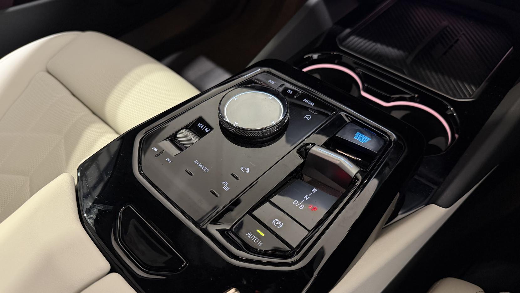 BMW I5 view 25
