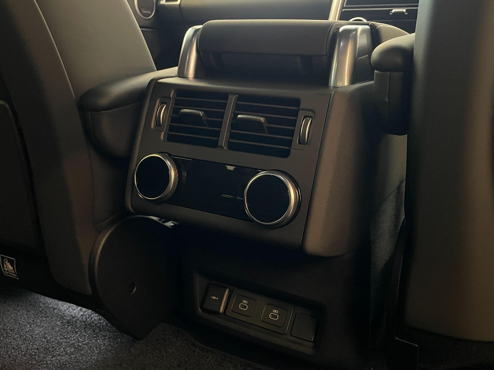 Land Rover Discovery view 19