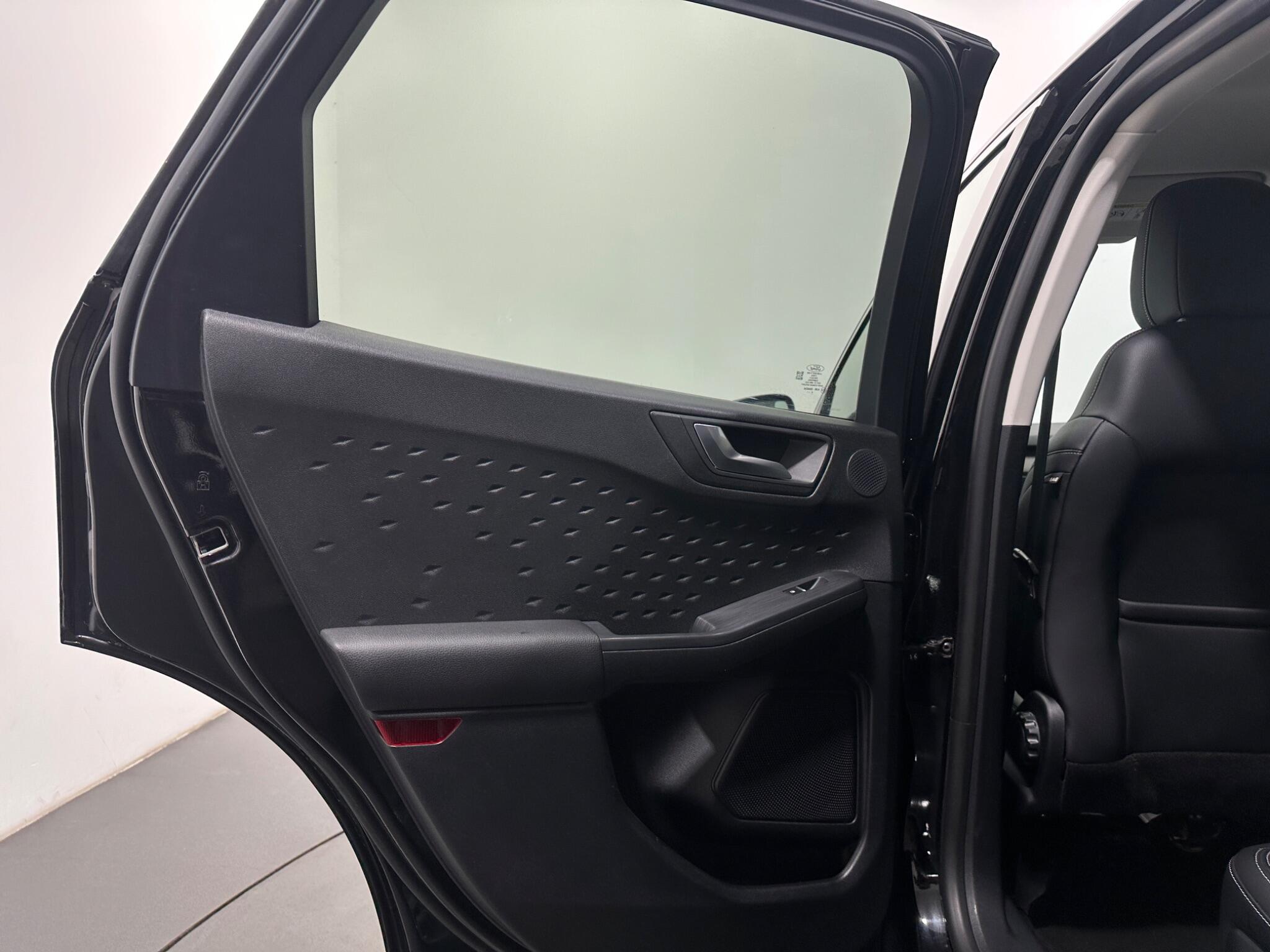 Ford Kuga view 38