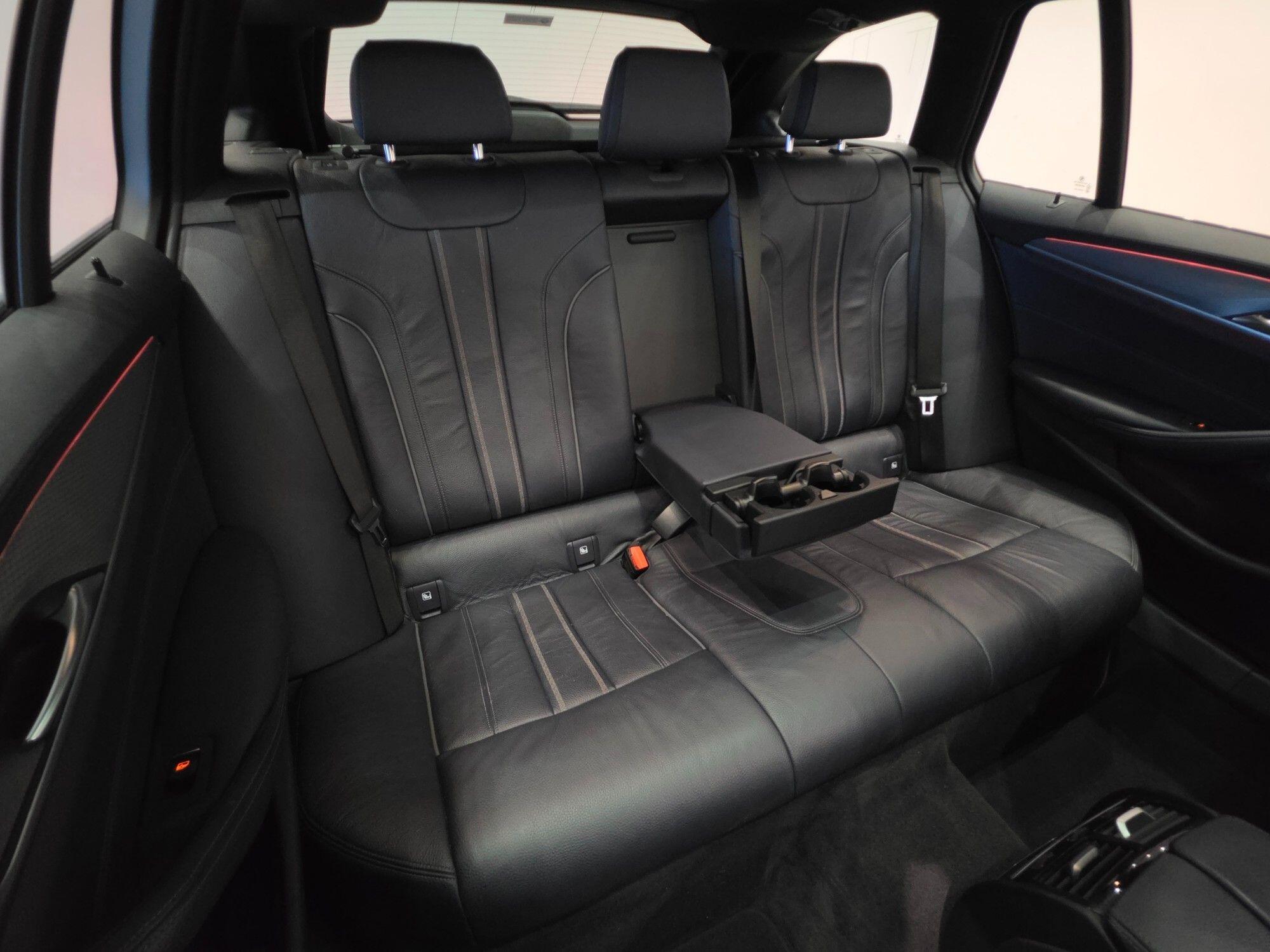 BMW 5 Series view 17
