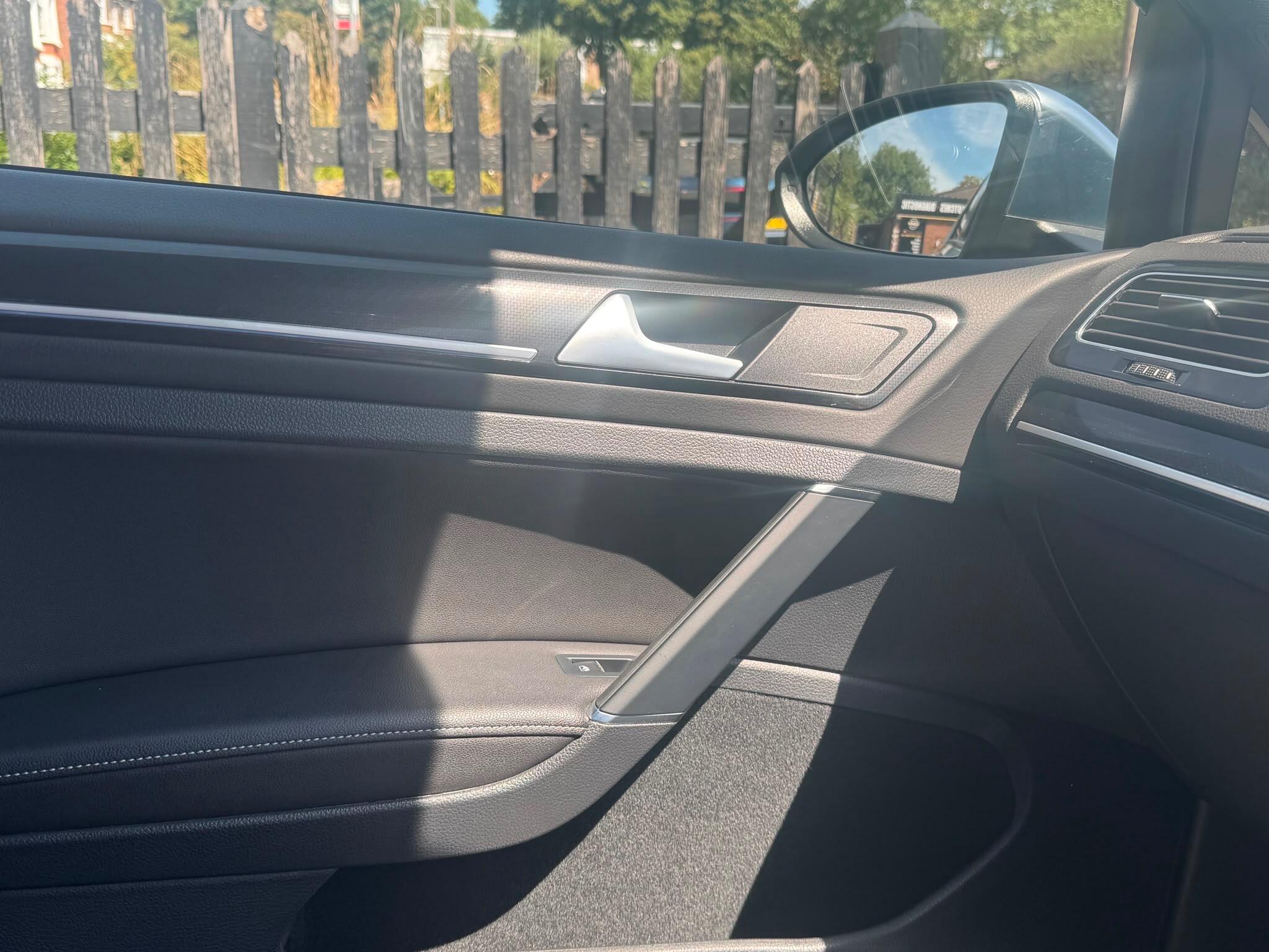 Volkswagen Golf view 40