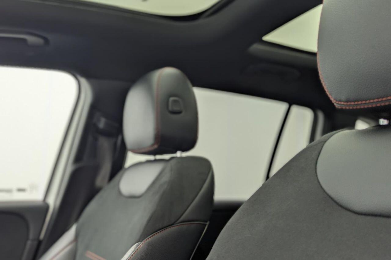 Mercedes-Benz Eqb view 34