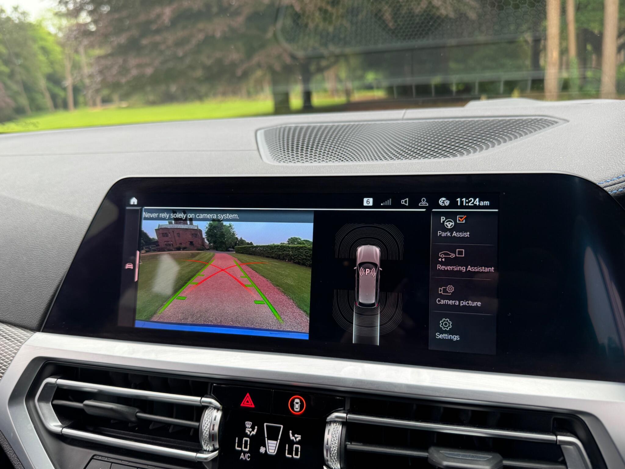 BMW 3 Series view 28
