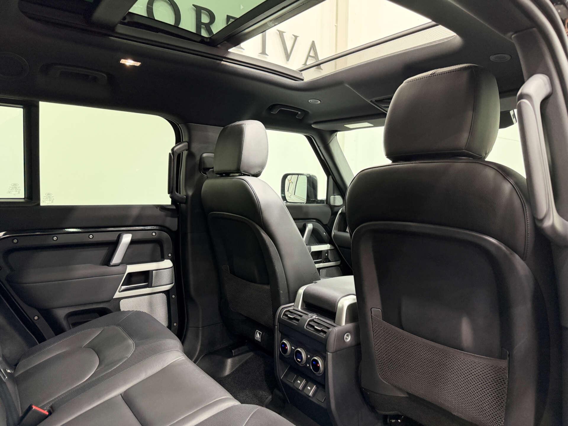 Land Rover Defender view 15
