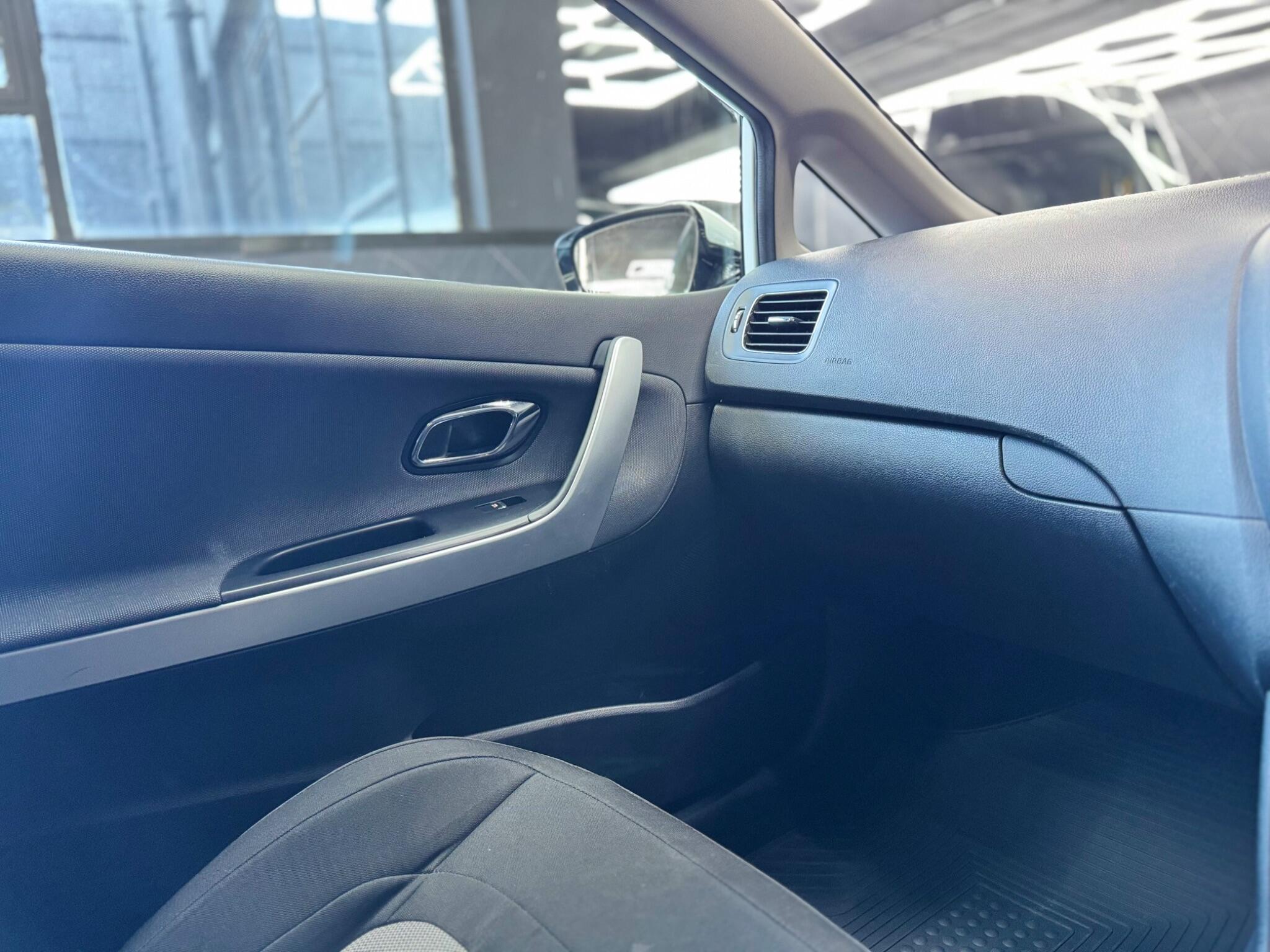 Kia Proceed view 44