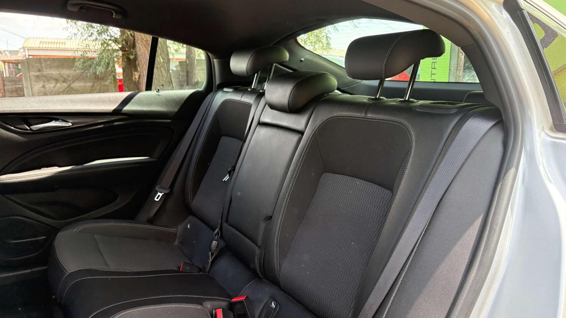 Vauxhall Insignia view 11