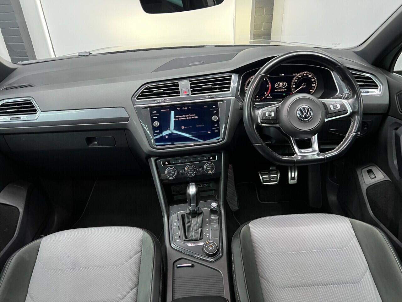 Volkswagen Tiguan view 2