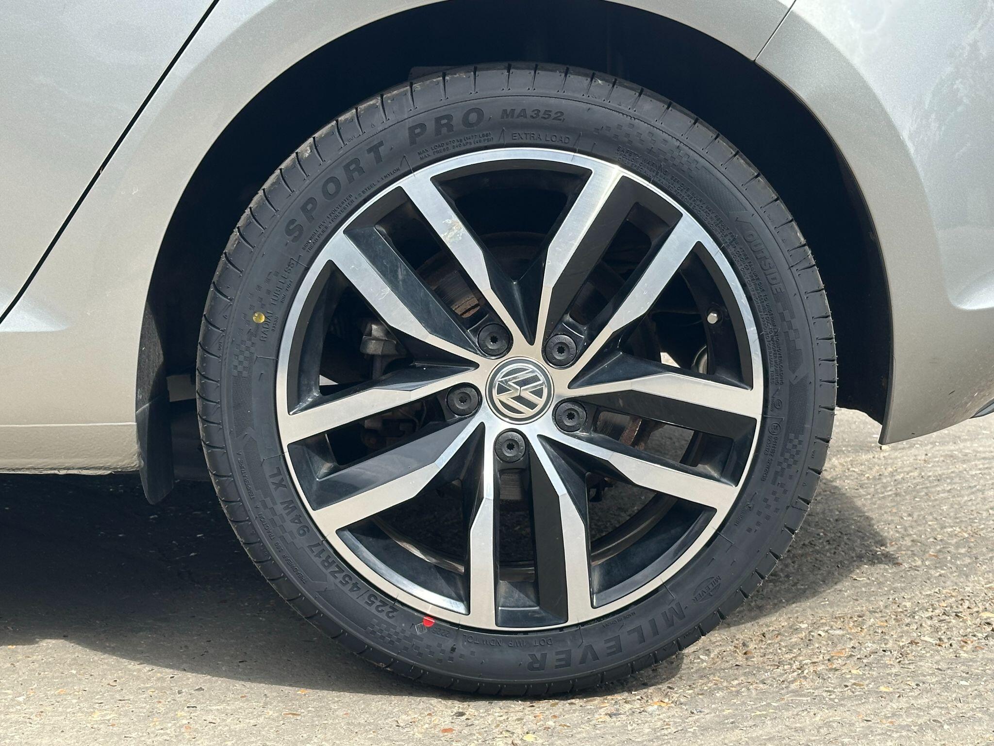 2014 Volkswagen Golf image 43
