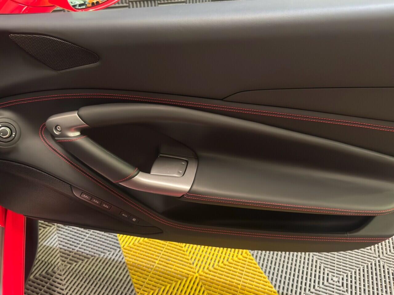 Ferrari F8 Tributo view 11