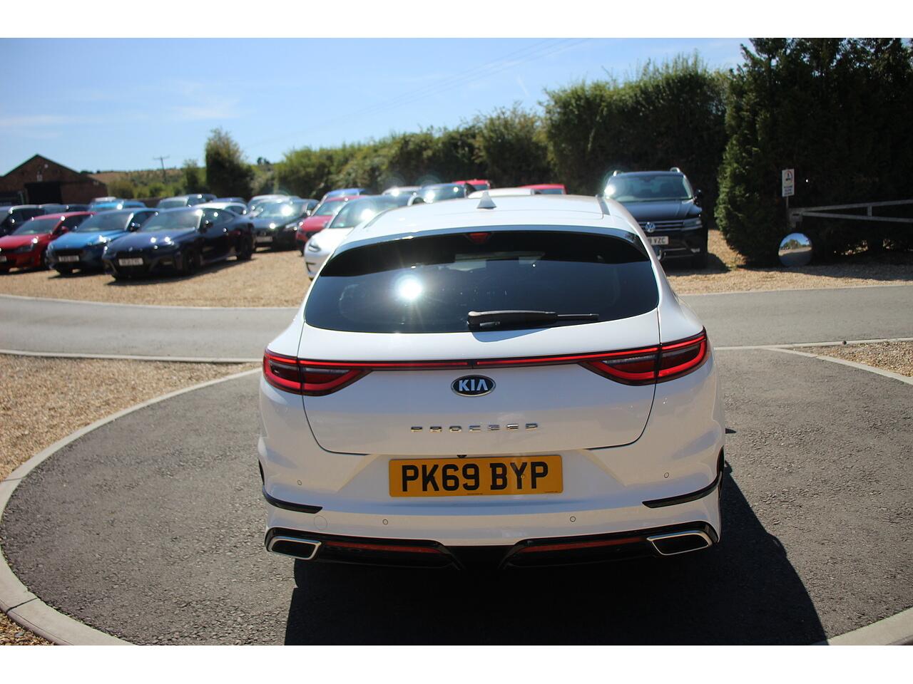 Kia Proceed view 11