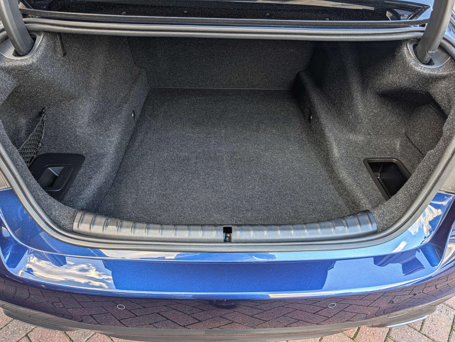 BMW 5 Series view 40