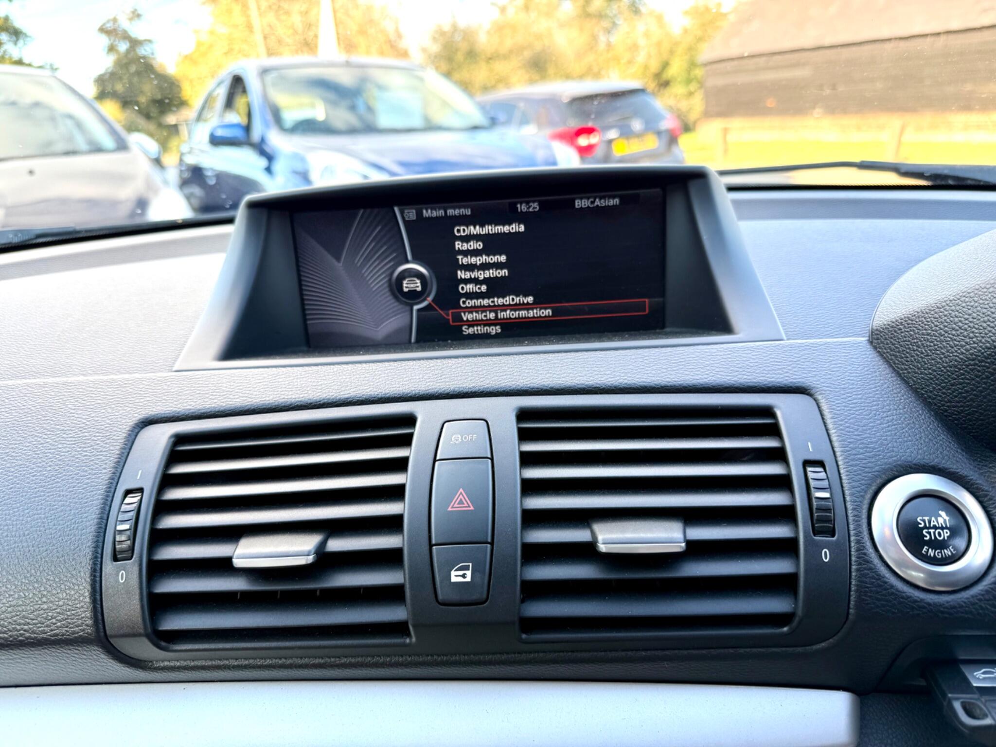 2012 BMW 1 Series image 47