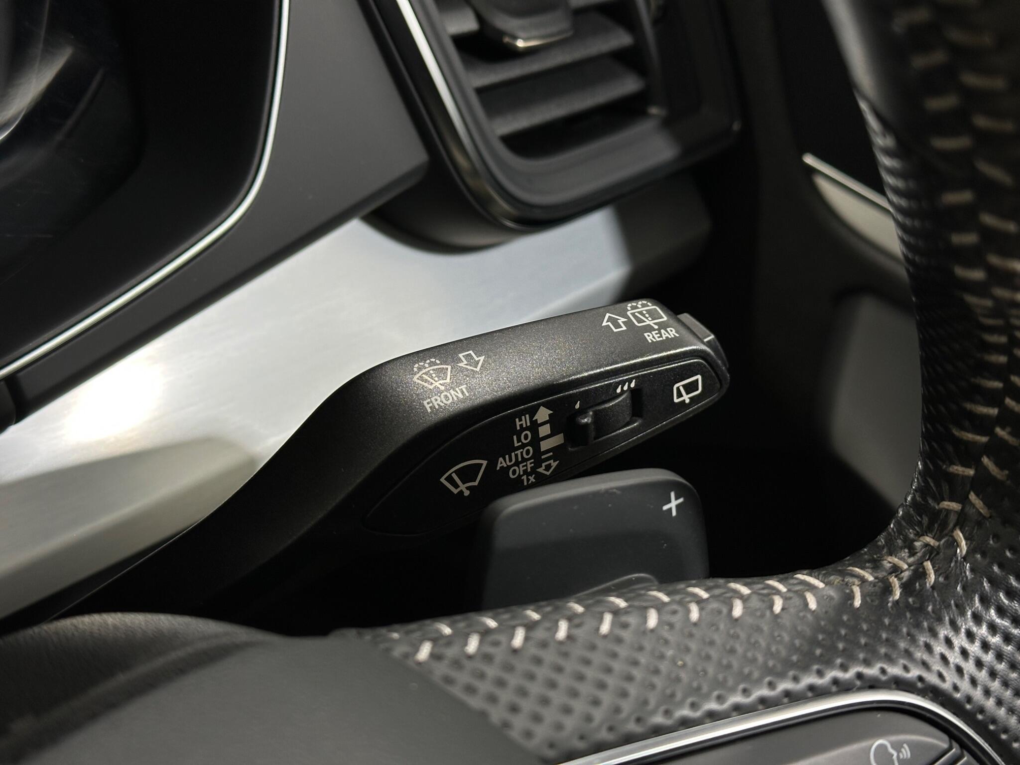 Audi Q5 view 17